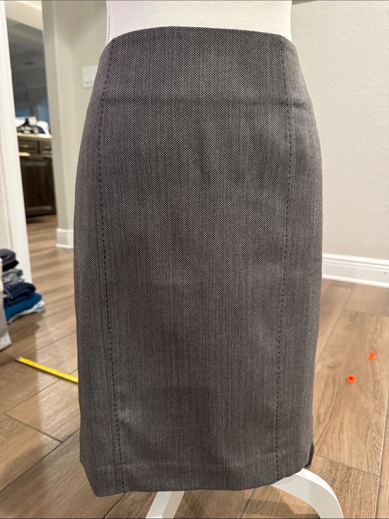 LOFT Dresses & Skirts - LOFT Gray Textured Pencil Skirt